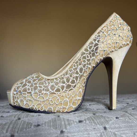 Lady Couture Ivy Peep Toe Gold Lace Mesh Stiletto Heels NIB Women’s EU 40 US 9 - Picture 1 of 16